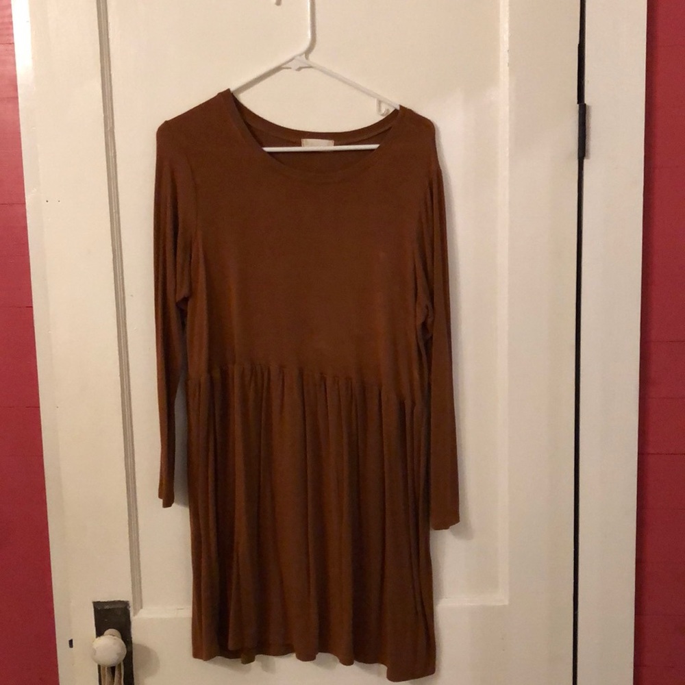 altar’d state dress. hits above knee! worn once. super cute!! 3/4 length sleeve!